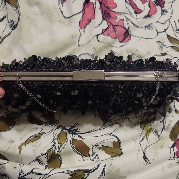 Elegant Black Sequin Clutch - Picture 4 of 4